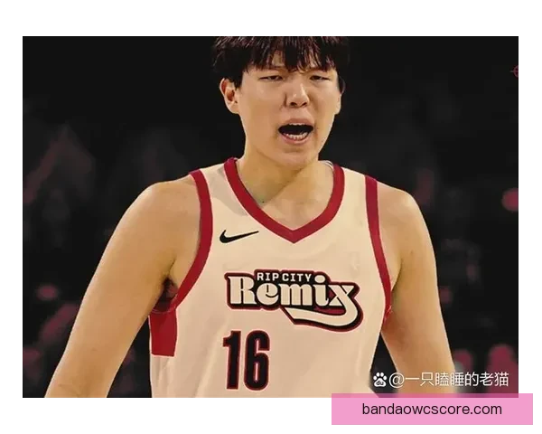 12.6秒逆转制胜杨瀚森含泪微笑拼搏精神感动全场手臂血痕依旧灿烂笑容显英雄气概